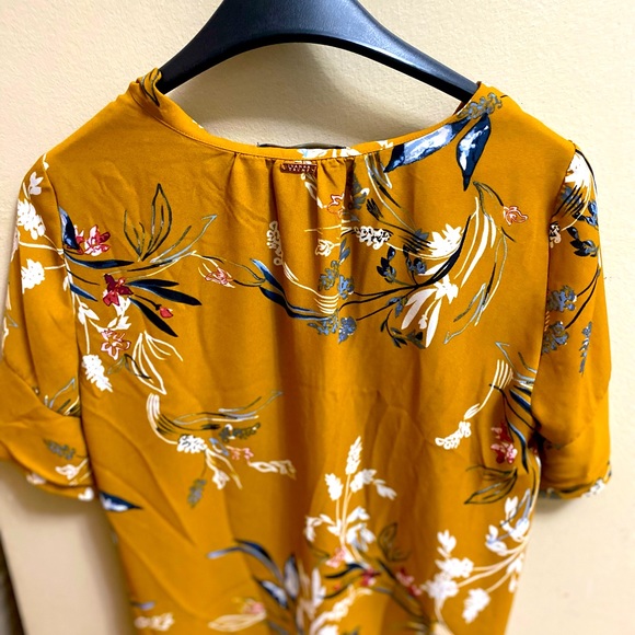 Blouse by Ivanka Trump - Picture 5 of 6